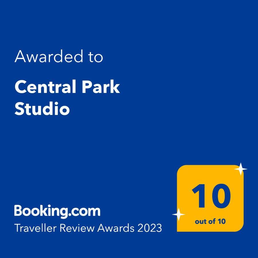Central Park Studio Онешти Экстерьер фото